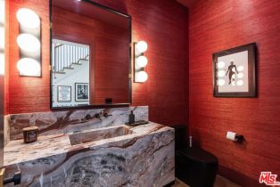 , 5084 Valjean ave, Encino, CA 91436 - 8