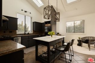 Single Family Residence, 1583 Lindacrest dr, Beverly Hills, CA 90210 - 9