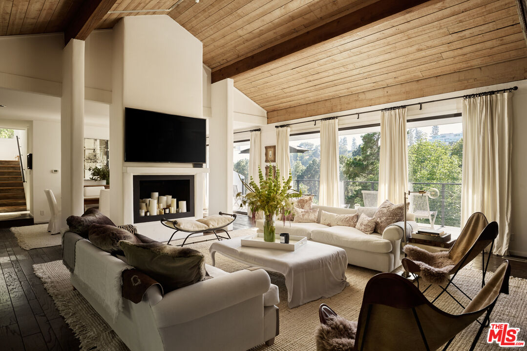 Single Family Residence, 1583 Lindacrest dr, Beverly Hills, CA 90210 - 1