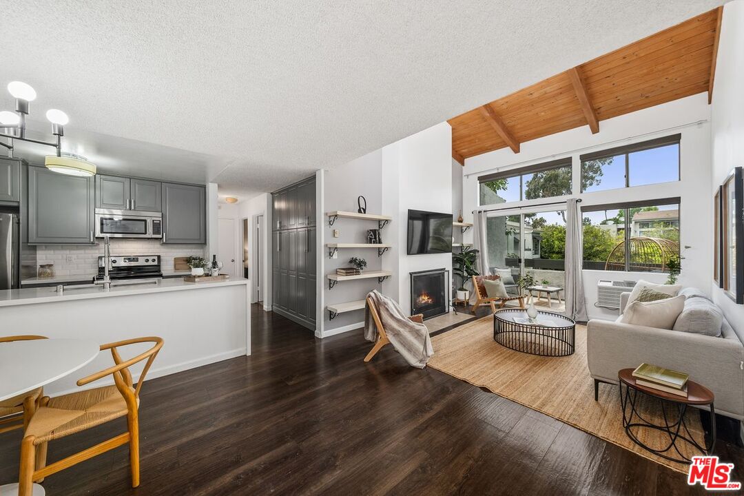 Condominium, 4900 Overland ave, Culver City, CA 90230 - 1