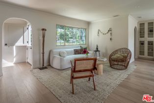 Single Family Residence, 2453 Oak st, Santa Monica, CA 90405 - 2