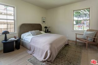 Single Family Residence, 2453 Oak st, Santa Monica, CA 90405 - 10