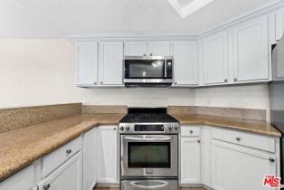 , 1633 Bentley ave, Westwood, CA 90025 - 7