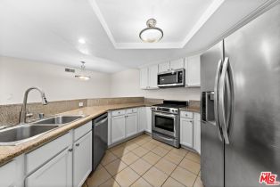 , 1633 Bentley ave, Westwood, CA 90025 - 6