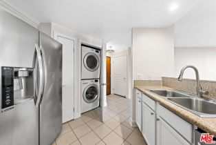 , 1633 Bentley ave, Westwood, CA 90025 - 9