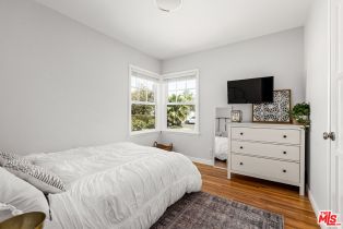 Single Family Residence, 18336 Calvert st, Tarzana, CA 91335 - 13