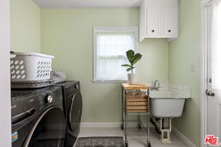 Single Family Residence, 18336 Calvert st, Tarzana, CA 91335 - 16