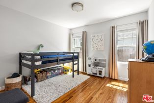 Single Family Residence, 18336 Calvert st, Tarzana, CA 91335 - 15