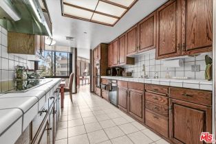 Condominium, 300 Swall dr, Beverly Hills, CA 90211 - 12