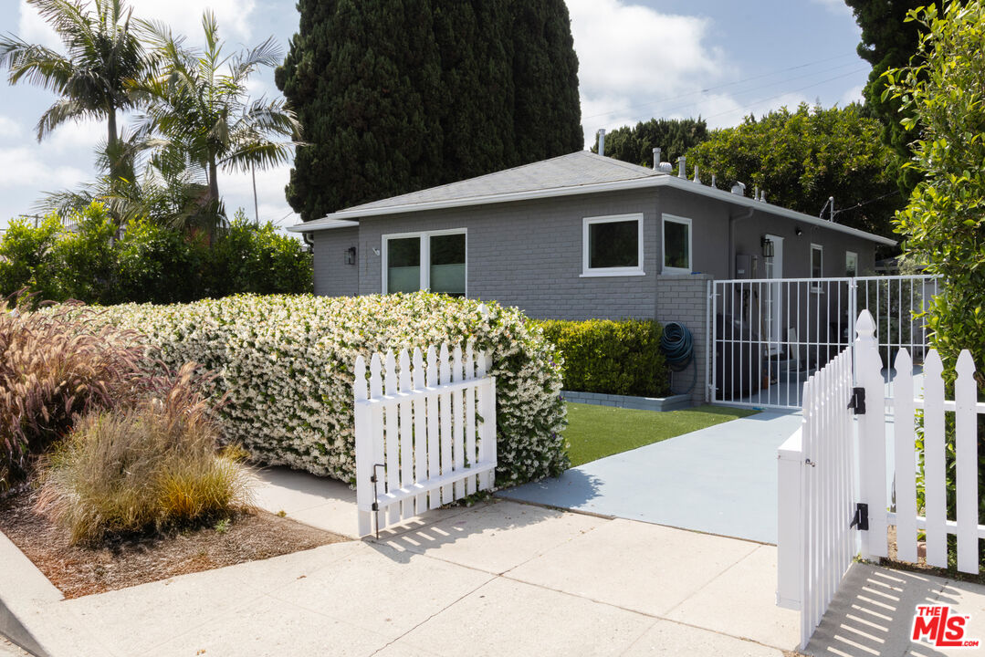 Single Family Residence, 11935 Bray st, Culver City, CA 90230 - 1