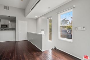 , 1744 10th st, Santa Monica, CA 90404 - 6