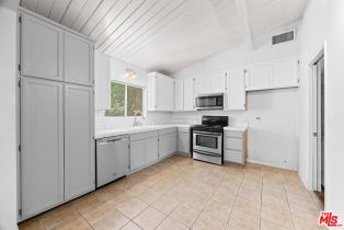 Single Family Residence, 22027 Viscanio rd, Woodland Hills, CA 91364 - 17