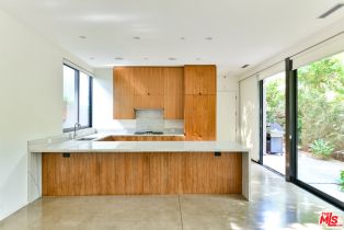 , 848 Milwood ave, Venice, CA 90291 - 4