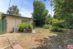 Single Family Residence, 22100 Dumetz rd, Woodland Hills, CA 91364 - 5