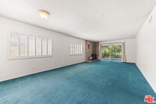 Single Family Residence, 22100 Dumetz rd, Woodland Hills, CA 91364 - 11