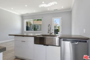 , 21037 Costanso St, Woodland Hills, CA 91364 - 13