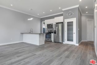 , 21037 Costanso St, Woodland Hills, CA 91364 - 8