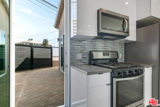 , 21037 Costanso St, Woodland Hills, CA 91364 - 11