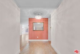 , 23264 Calvert st, Woodland Hills, CA 91367 - 8