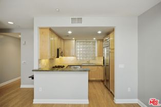 Townhouse, 2125 Bentley ave, Westwood, CA 90025 - 4