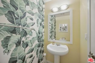 Townhouse, 2125 Bentley ave, Westwood, CA 90025 - 7