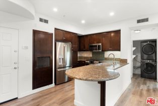 Condominium, 13044 Pacific promenade, Playa Vista, CA 90094 - 5