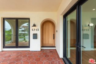 Single Family Residence, 1713 Pier ave, Santa Monica, CA 90405 - 4