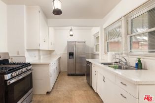 Single Family Residence, 160 Wadsworth ave, Santa Monica, CA 90405 - 7