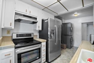 Condominium, 5950 Buckingham pkwy, Culver City, CA 90230 - 13