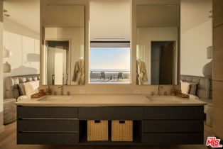 Single Family Residence, 938 Palisades Beach rd, Santa Monica, CA 90403 - 6