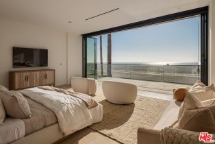 Single Family Residence, 938 Palisades Beach rd, Santa Monica, CA 90403 - 5