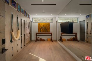 Single Family Residence, 940 Palisades Beach rd, Santa Monica, CA 90403 - 7