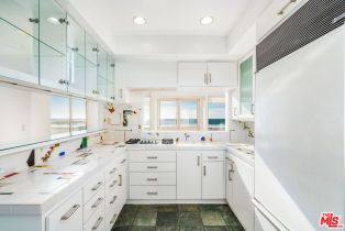 Condominium, 3711 Ocean Front, Marina Del Rey, CA 90292 - 8
