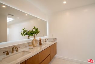 Single Family Residence, 5271 Woodlake ave, Woodland Hills, CA 91367 - 21