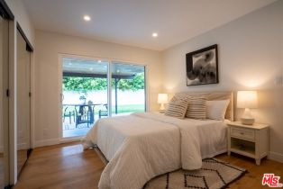 Single Family Residence, 5271 Woodlake ave, Woodland Hills, CA 91367 - 12