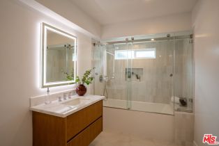 Single Family Residence, 5271 Woodlake ave, Woodland Hills, CA 91367 - 14