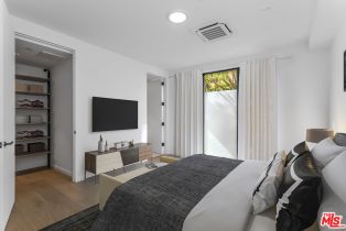 , 1618 Hilts ave, Westwood, CA 90024 - 8