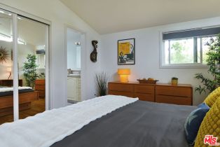 Single Family Residence, 16439 Kingsbury st, Granada Hills, CA 91344 - 41