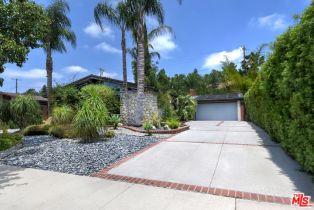 Single Family Residence, 16439 Kingsbury st, Granada Hills, CA 91344 - 4