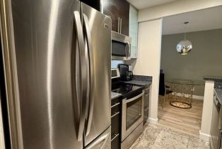 Condominium, 8530 Holloway dr, West Hollywood , CA 90069 - 5