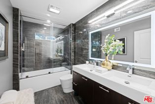 Single Family Residence, 11725 Laurelwood dr, Studio City, CA 91604 - 12