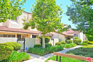 , 18130 Oxnard st, Tarzana, CA 91356 - 2