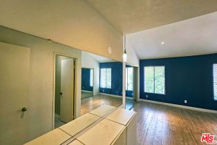 , 18130 Oxnard st, Tarzana, CA 91356 - 38