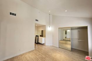 , 18130 Oxnard st, Tarzana, CA 91356 - 34