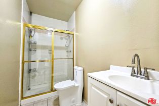 , 18130 Oxnard st, Tarzana, CA 91356 - 39