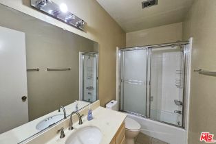 , 18130 Oxnard st, Tarzana, CA 91356 - 31