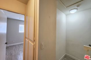 , 18130 Oxnard st, Tarzana, CA 91356 - 32