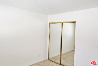 , 18130 Oxnard st, Tarzana, CA 91356 - 23