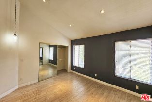 , 18130 Oxnard st, Tarzana, CA 91356 - 35