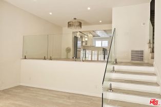 , 18130 Oxnard st, Tarzana, CA 91356 - 9